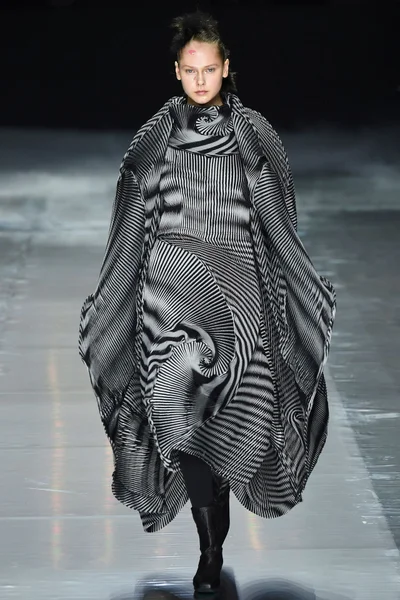 Look 38